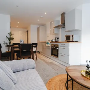 George House Modern By Vichy Bed & Breakfast Kingston upon Hull